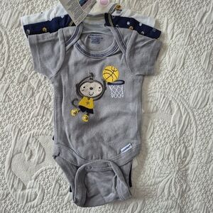 Gerber boys size preemie 3 pack of body suits blue gray white NWT